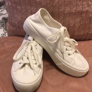 Off white tennis shoes